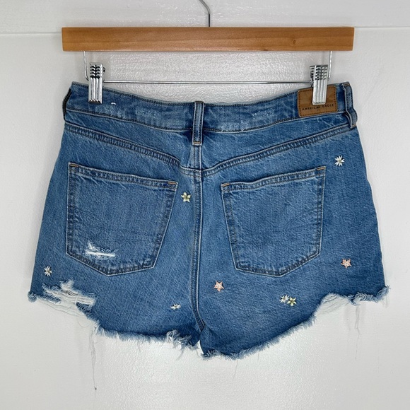 American Eagle Embroidered Floral Denim Shorts Size 6 Frayed Cutoffs Boho 27x2 - Picture 7 of 13
